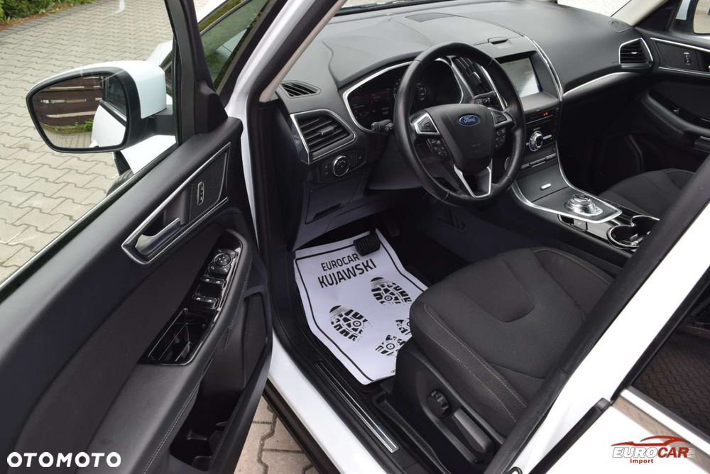Ford S-Max - 11