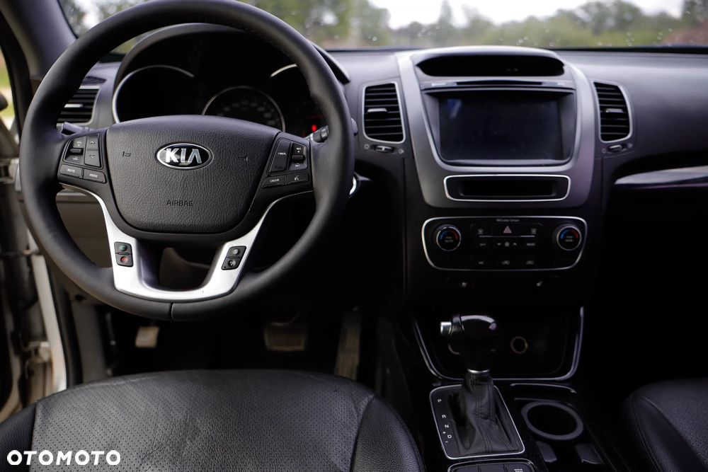 Kia Sorento - 12