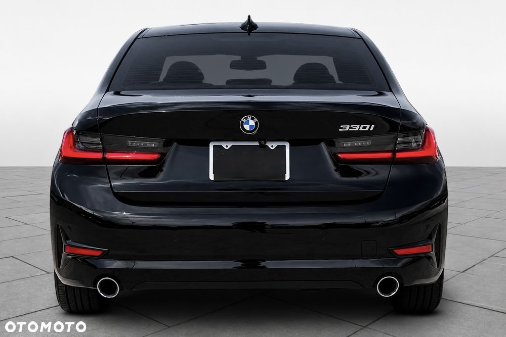 BMW Seria 3 330i - 5