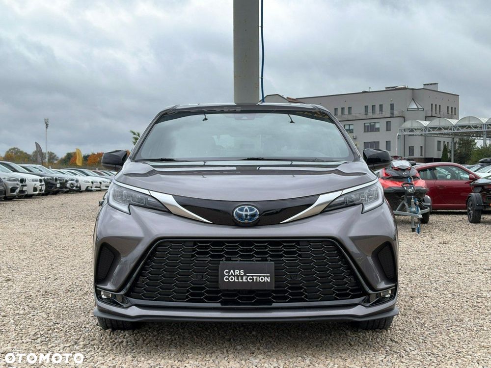 Toyota Sienna - 9