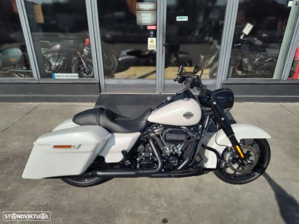 Harley-Davidson Road King Special - 18