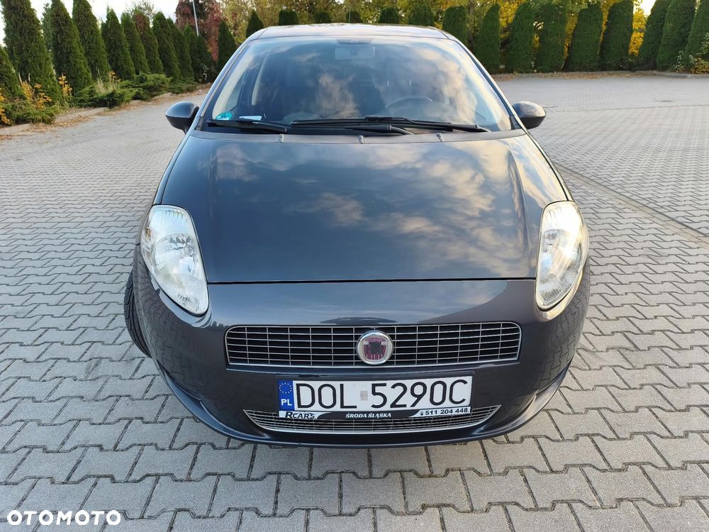 Fiat Grande Punto 2009 photo 3