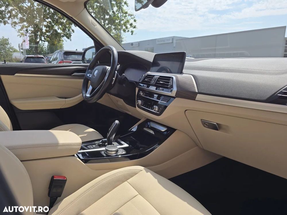 BMW X3 xDrive30i AT Luxury Line - 24
