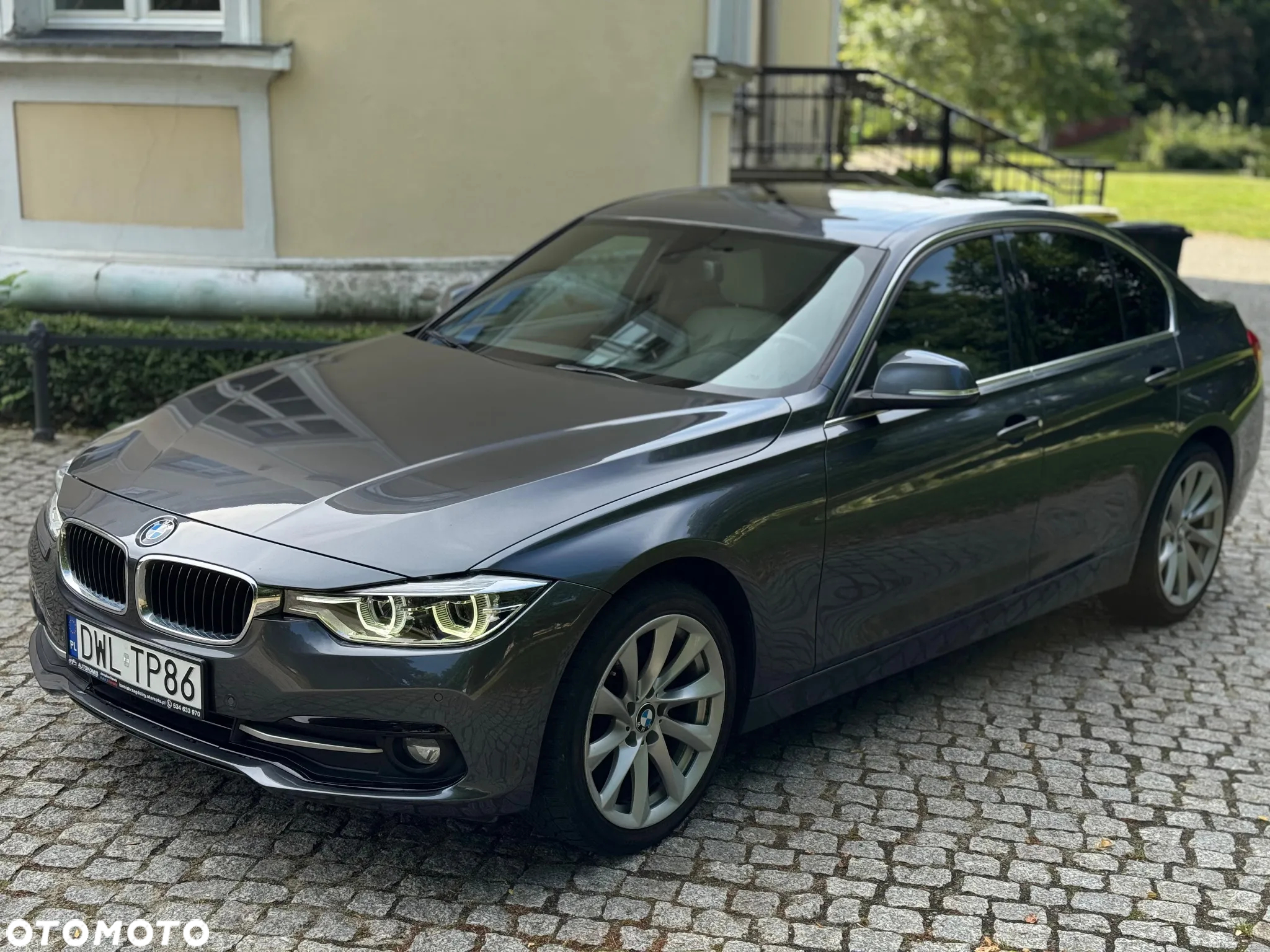 BMW Seria 3 330i - 28
