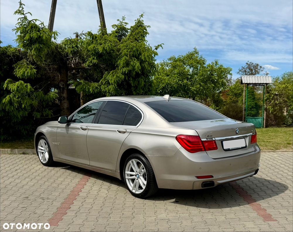 BMW Seria 7 740d xDrive - 2