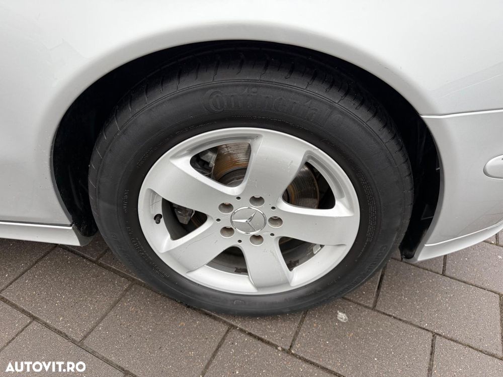 Mercedes-Benz E 240 4Matic Avantgarde - 15