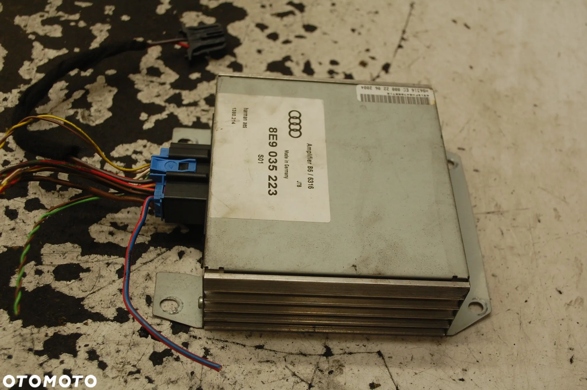 WZMACNIACZ 8E9035223 AUDI A4 B6 B7 KOMBI - 1