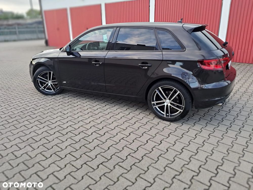 Audi A3 Sportback - 4