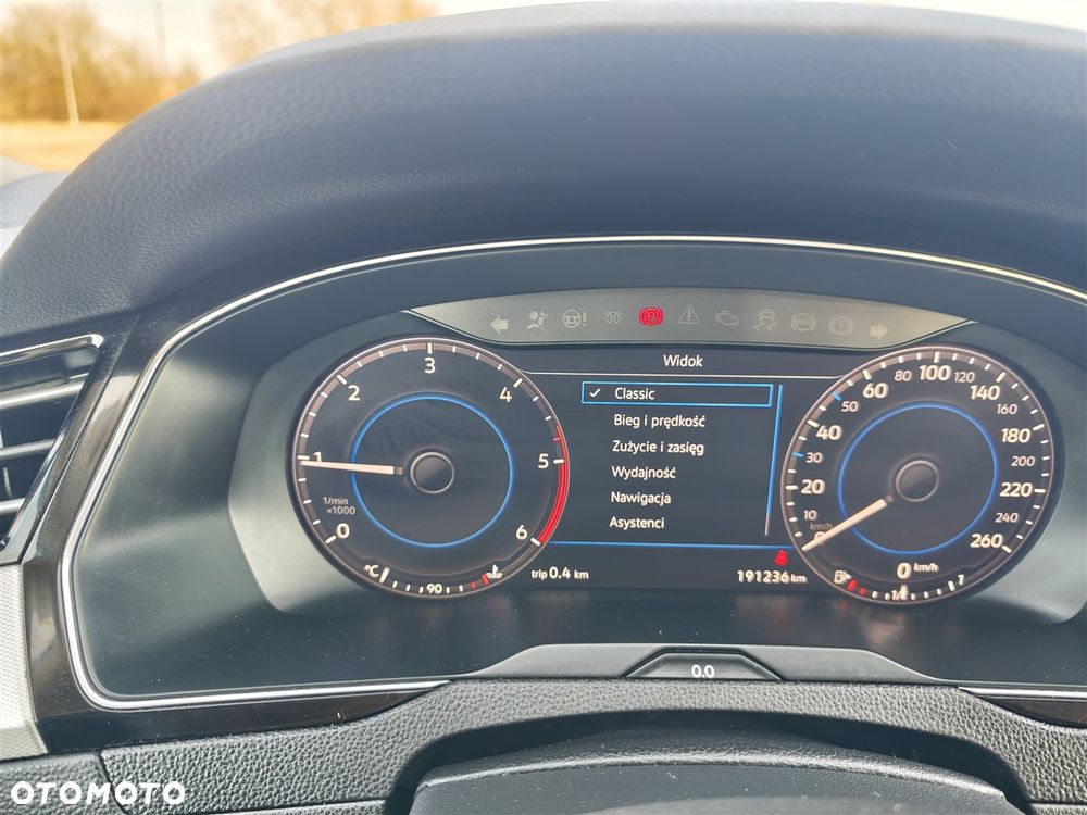 Volkswagen Passat - 26