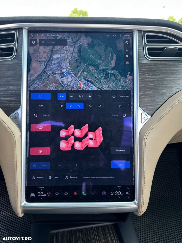 Tesla Model X - 7