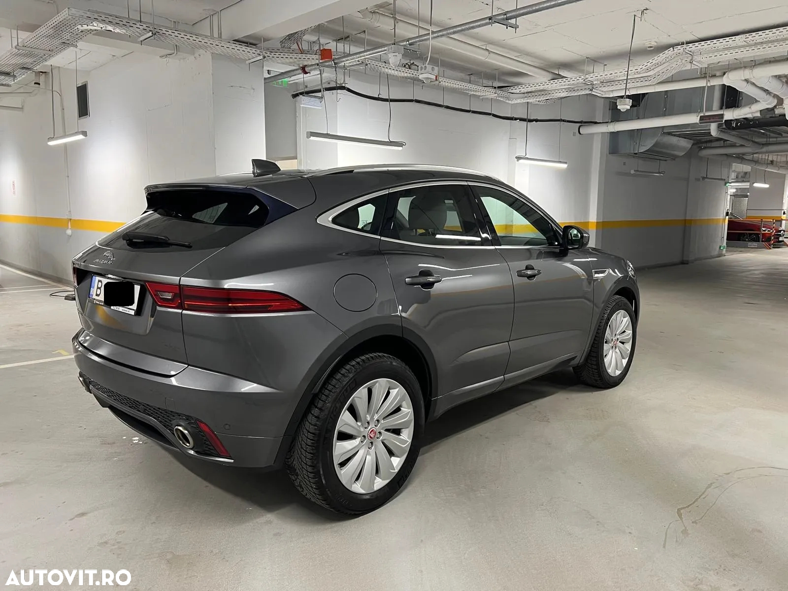 Jaguar E-Pace P250 AWD R-Dynamic HSE - 4