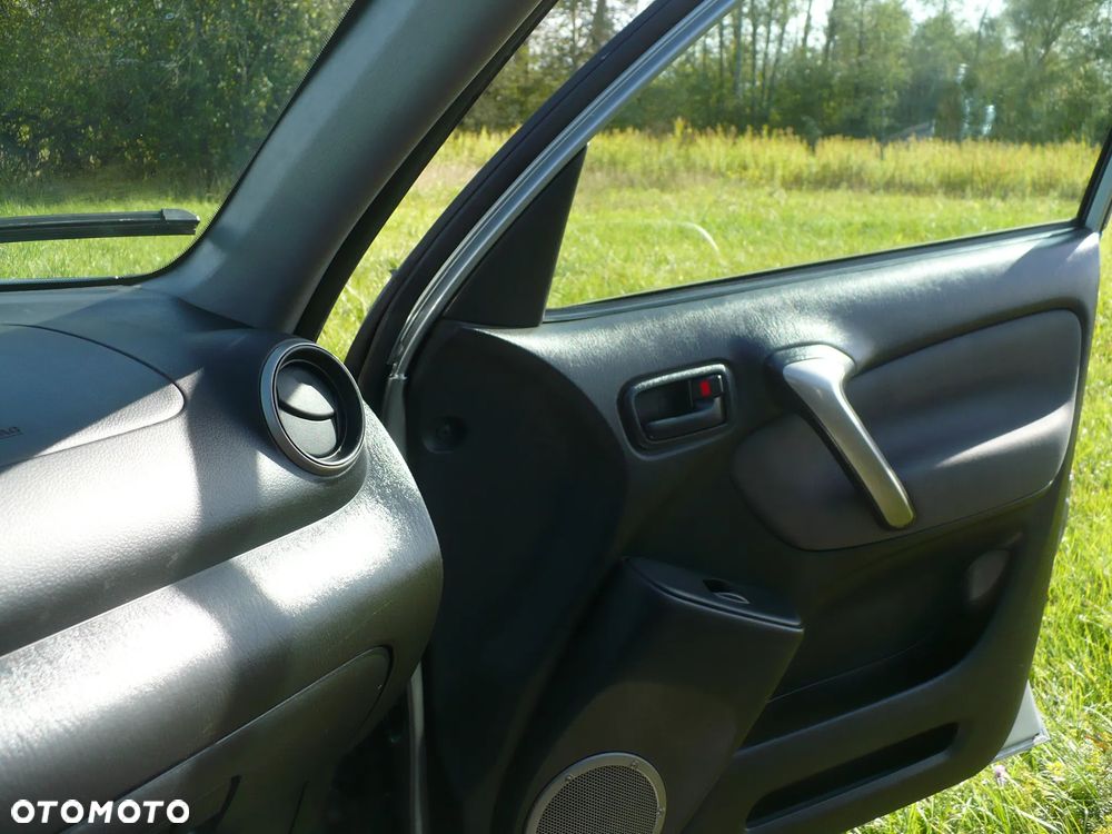 Toyota RAV4 - 18