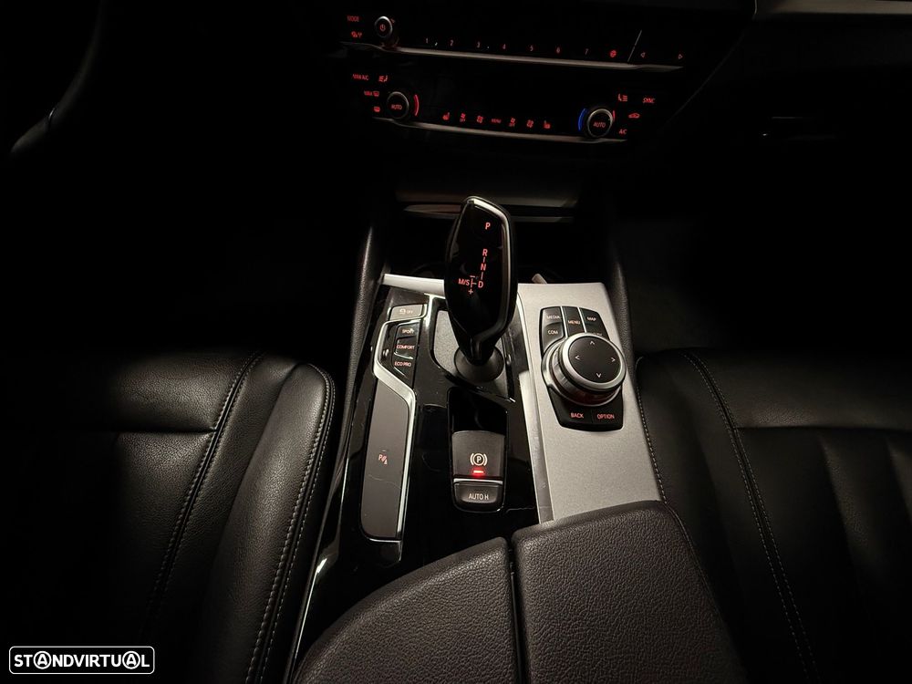 BMW 520 d Line Luxury Auto - 31