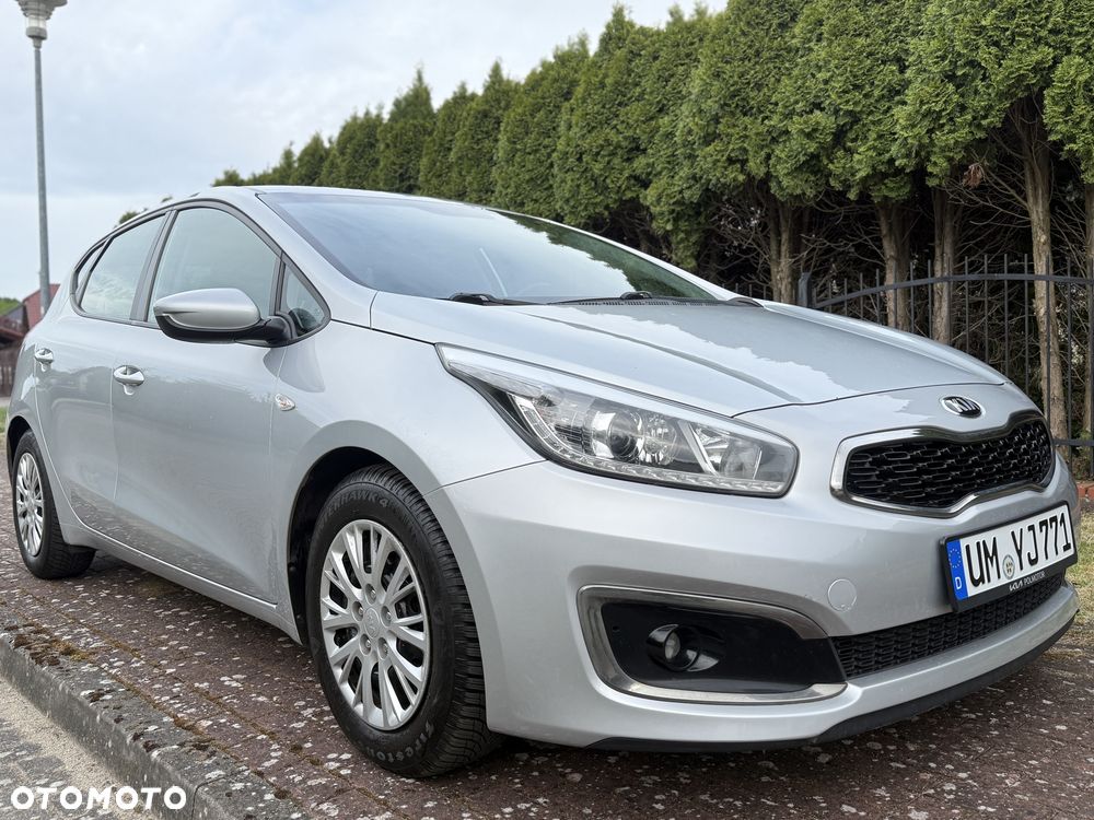 Kia Ceed - 4