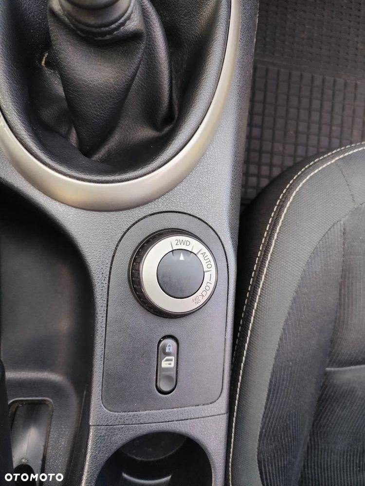 Nissan Qashqai 2.0 dCi 4 x 4 DPF tekna - 14