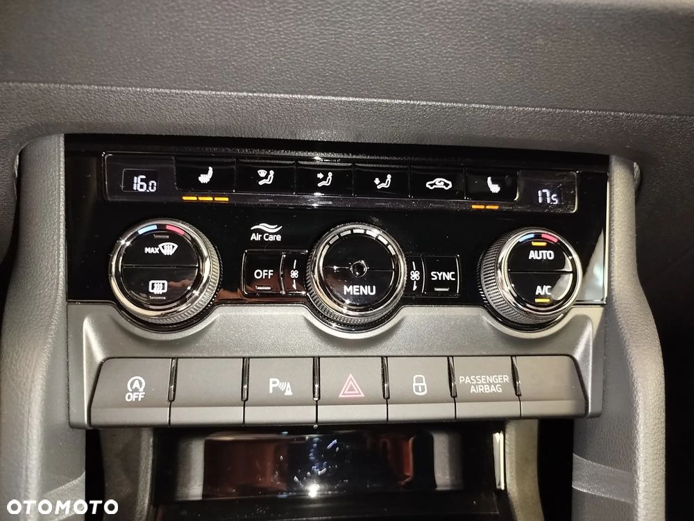 Skoda Karoq 2.0 TDI SCR 4x4 Sportline DSG - 25
