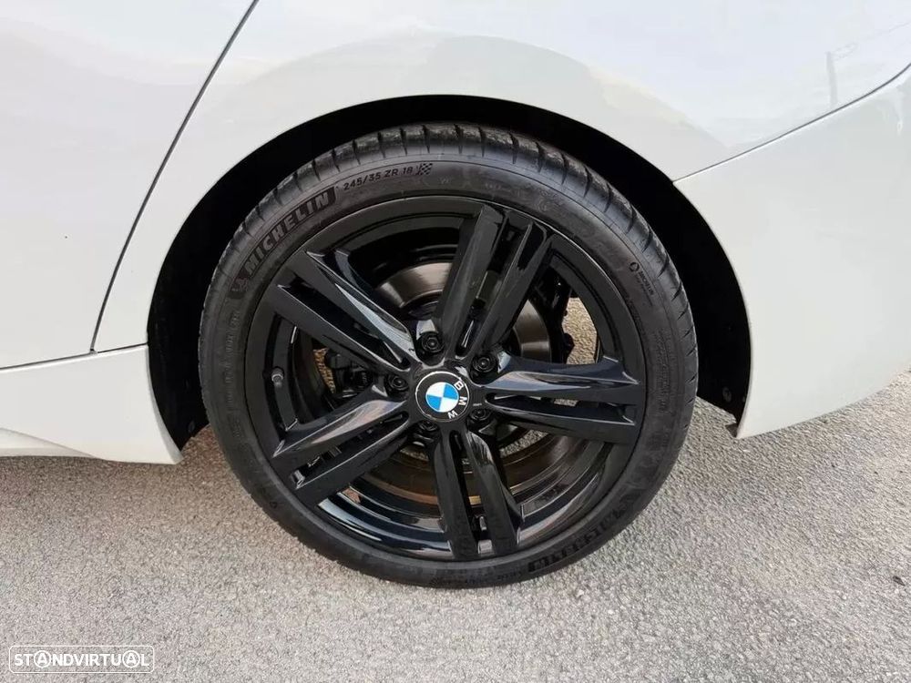 BMW 118 dA Pack M - 8