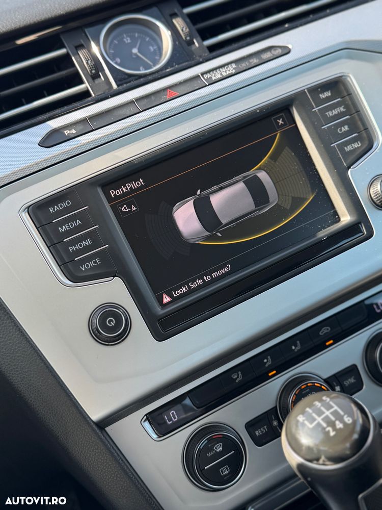 Volkswagen Passat - 10