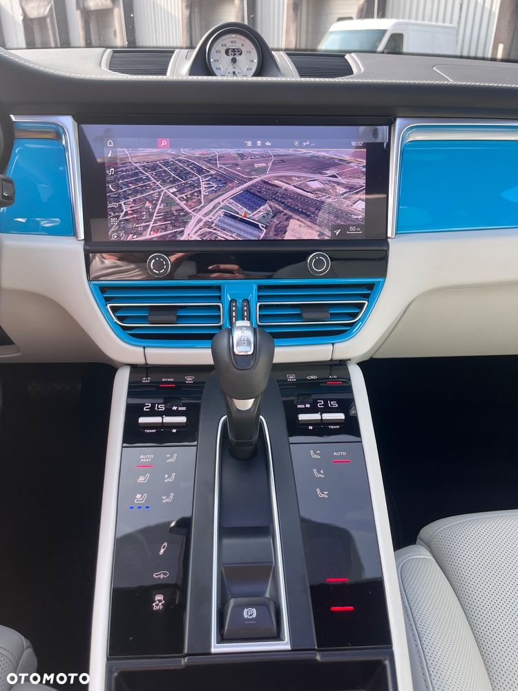 Porsche Macan T - 15