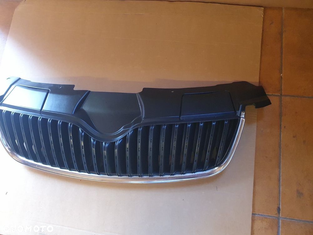 GRILL ATRAPA SKODA FABIA II ROOMSTER - 3
