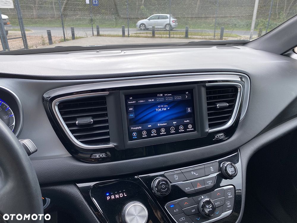 Chrysler Pacifica - 26