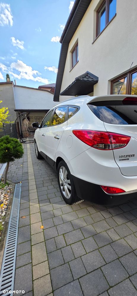 Hyundai ix35 1.7 CRDi 2WD blue Finale Gold - 17