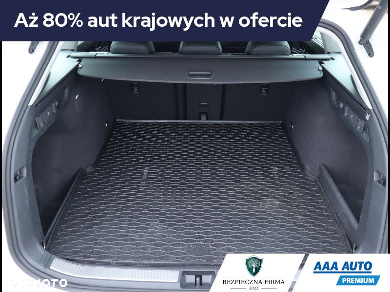 Volkswagen Passat - 11