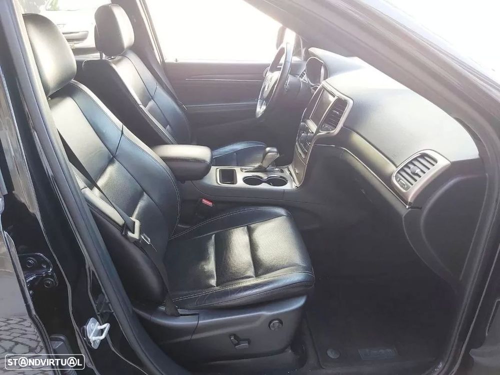 Jeep Grand Cherokee - 27