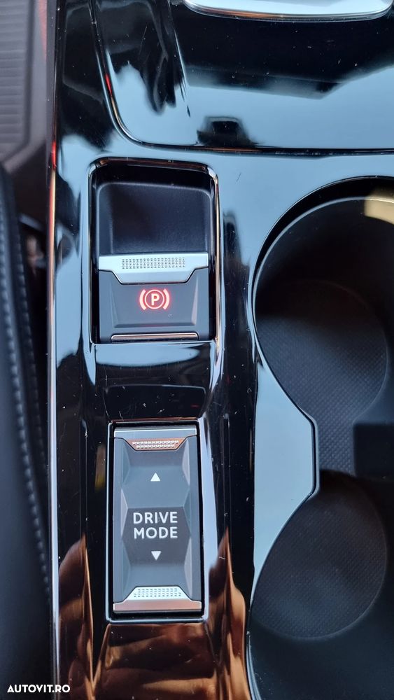 Peugeot 208 1.2 L PureTech STT EAT8 GT Line - 21