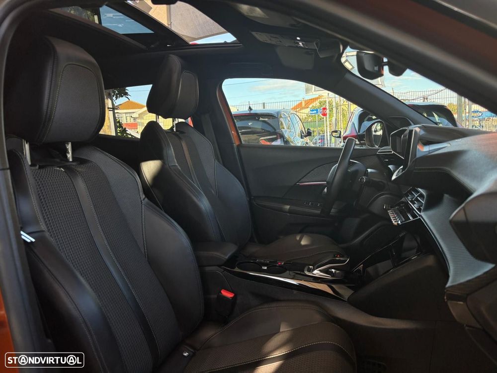 Peugeot e-2008 50 kWh GT - 28