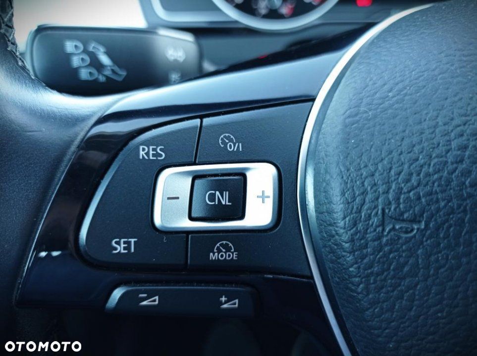Volkswagen Passat - 18