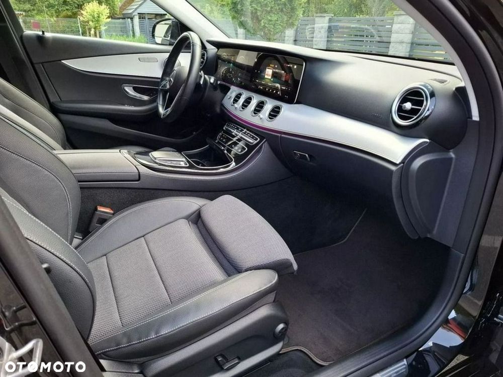 Mercedes-Benz Klasa E 300 de 9G-TRONIC - 14