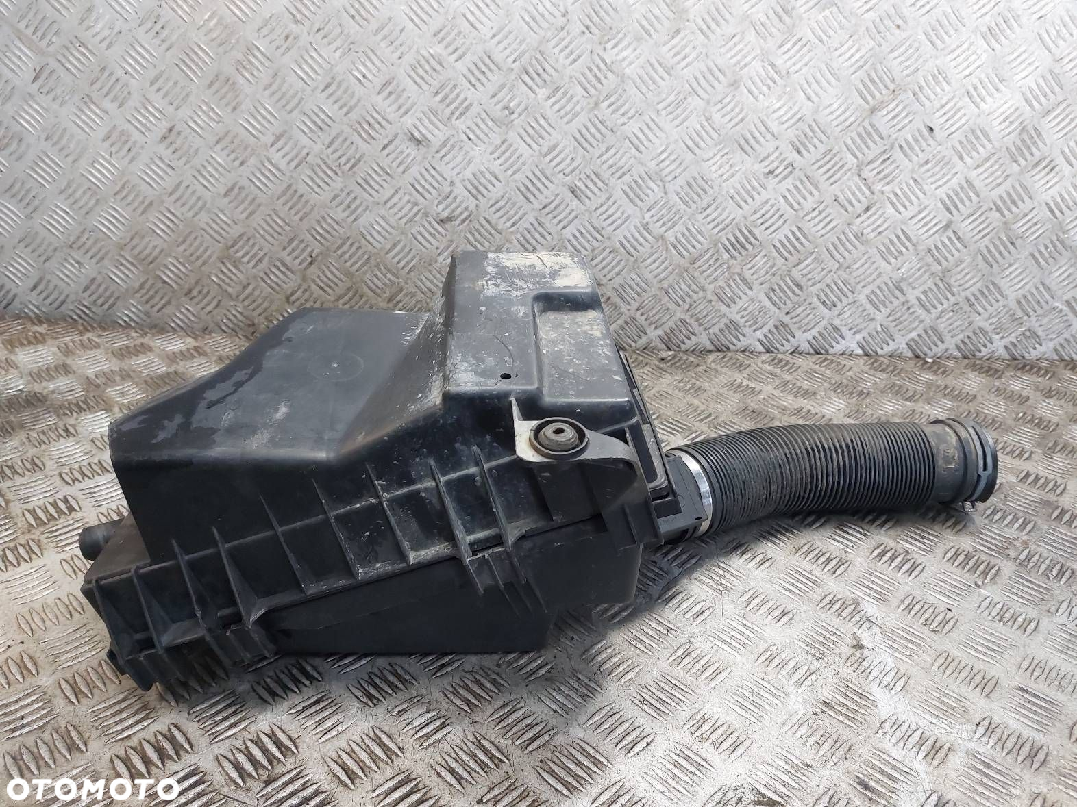 OBUDOWA FILTRA PRZEPŁYWOMIERZ RURA DOLOT POWIETRZA OCTAVIA I 1.9 TDI - 3