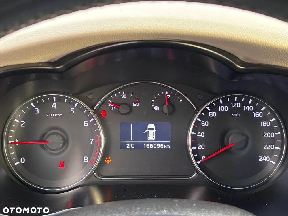 Kia Carens 1.6 GDI Dream Team Edition - 22