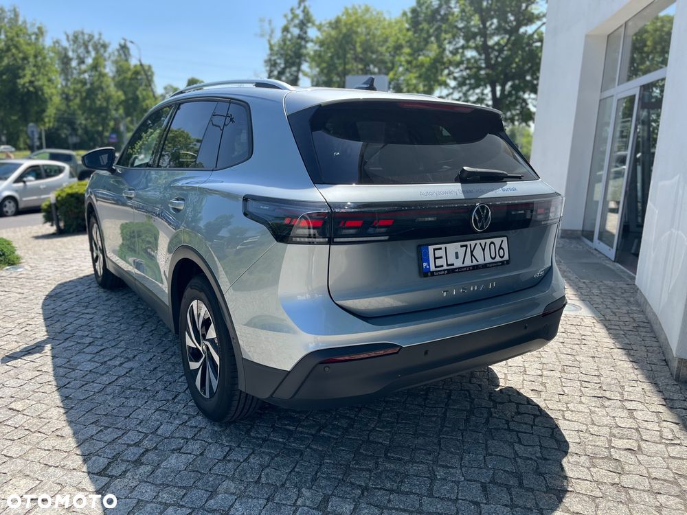 Volkswagen Tiguan - 10