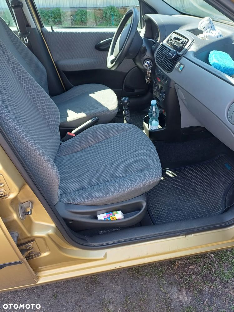 Fiat Punto 1.2 8V - 5