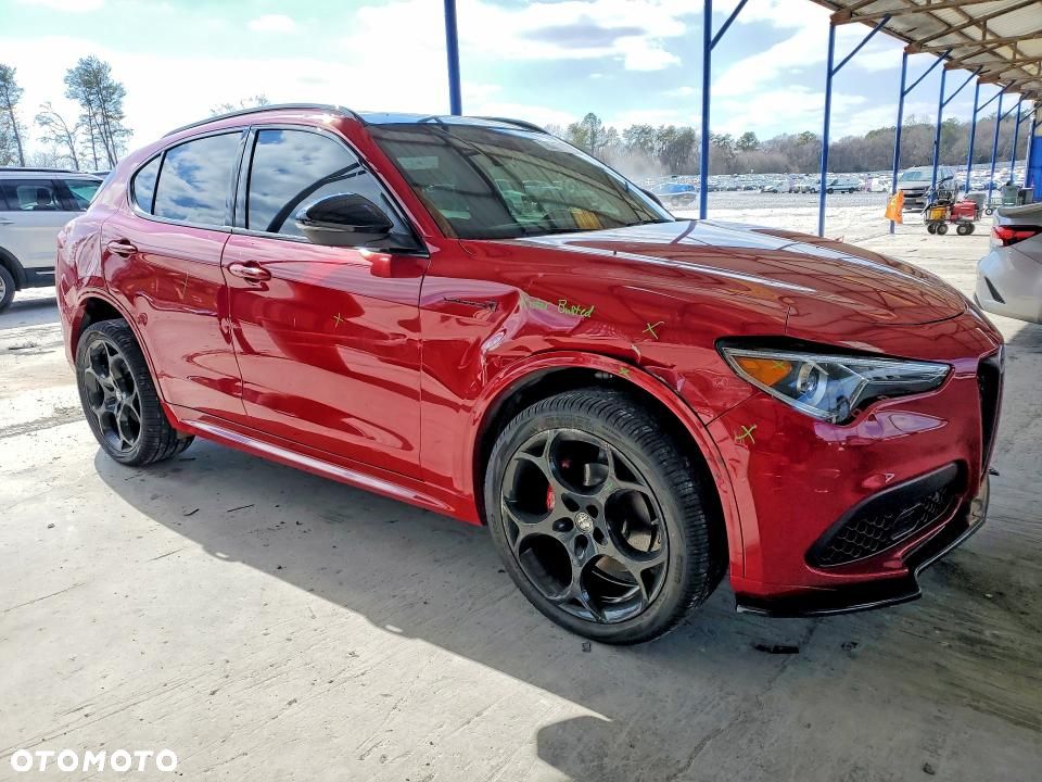 Alfa Romeo Stelvio - 5