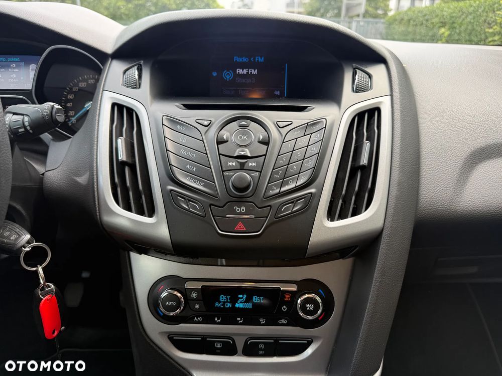 Ford Focus - 32