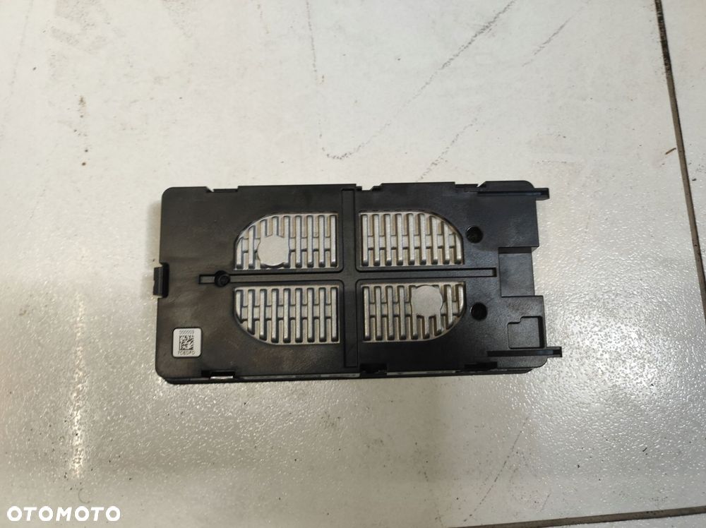 ładowarka indukcyjna audi a6 rs6 c8 - 3