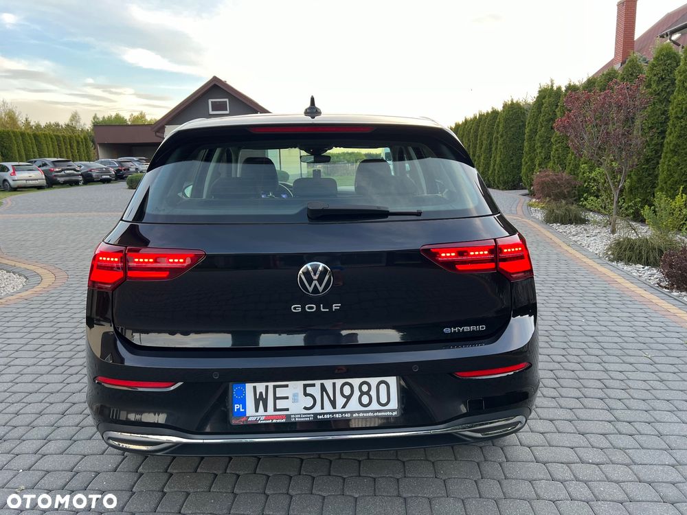 Volkswagen Golf - 8