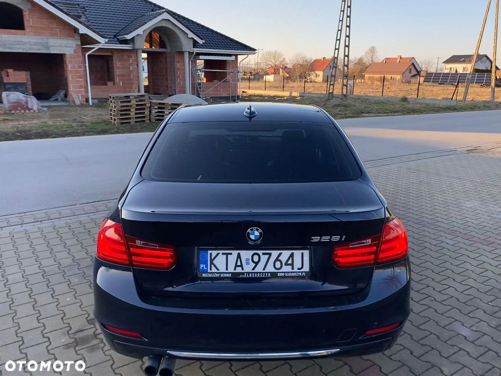 BMW Seria 3 328i Luxury Line - 6