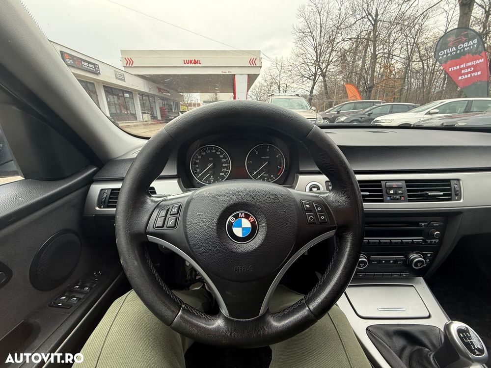 BMW Seria 3 318d - 17