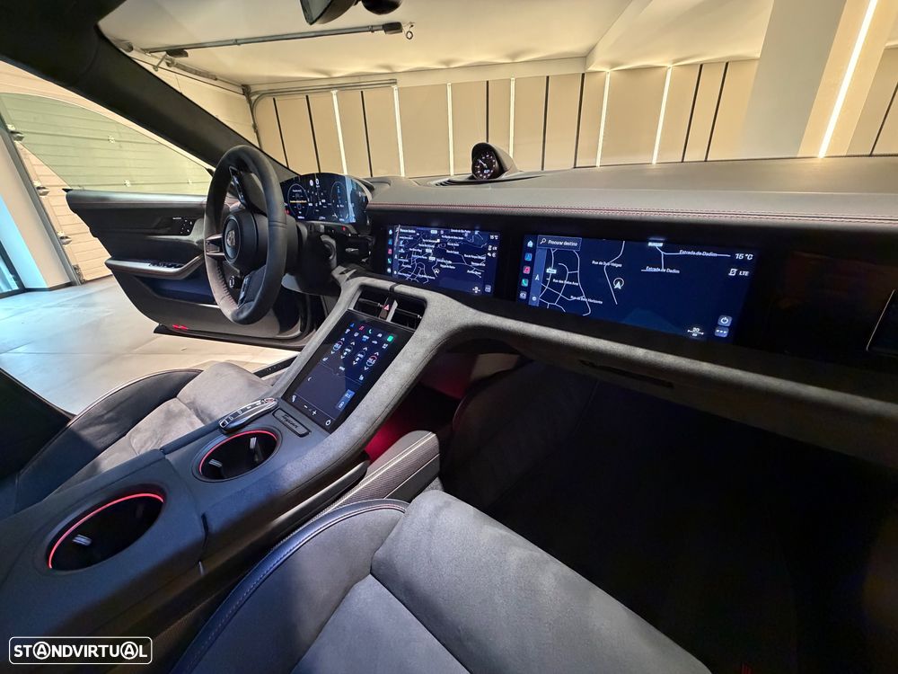 Porsche Taycan GTS - 48