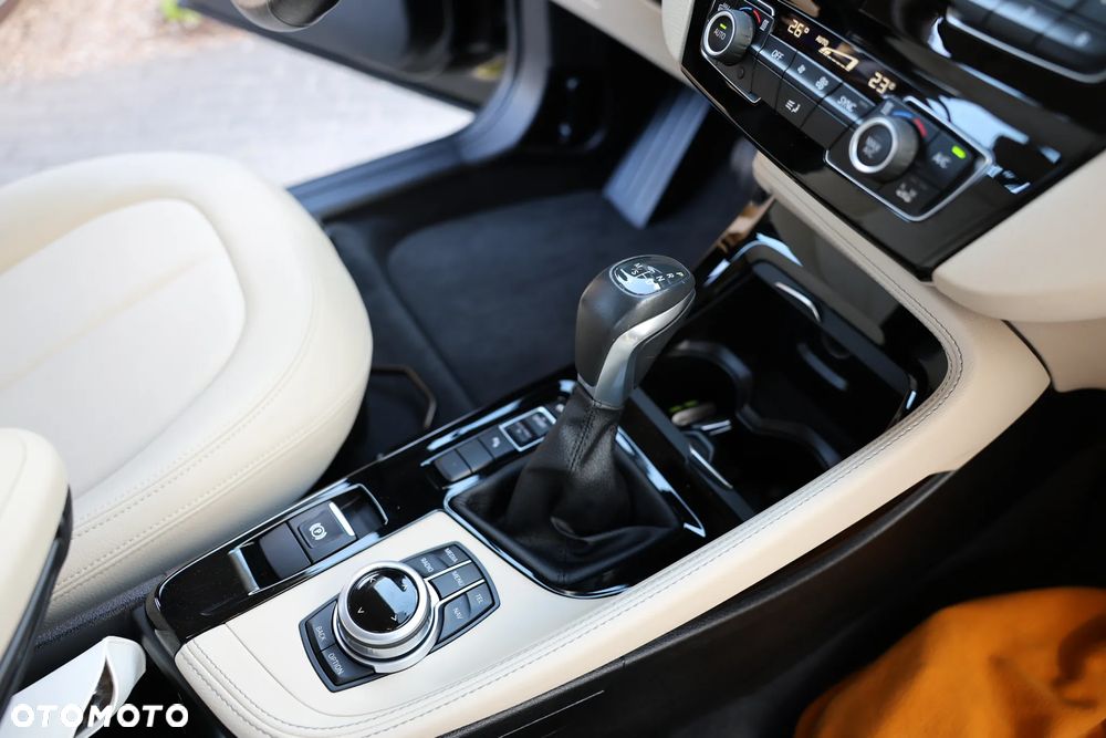 BMW X1 sDrive18d Advantage sport - 16