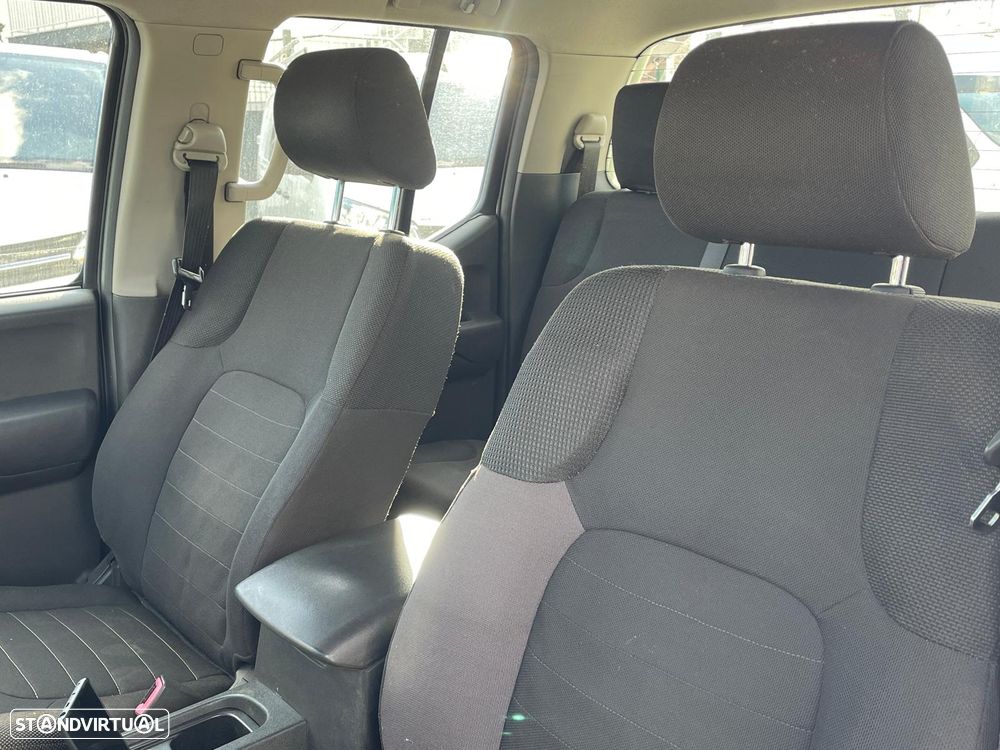 Nissan Navara 2.5 dCi CD LE - 8