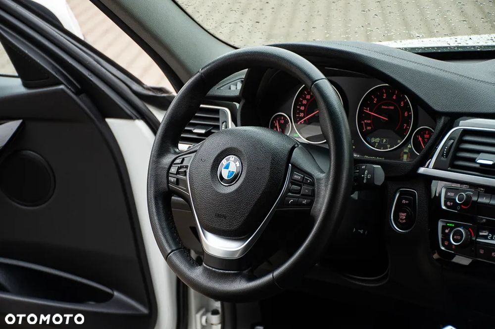 BMW Seria 3 318i GPF Luxury Line Purity - 14