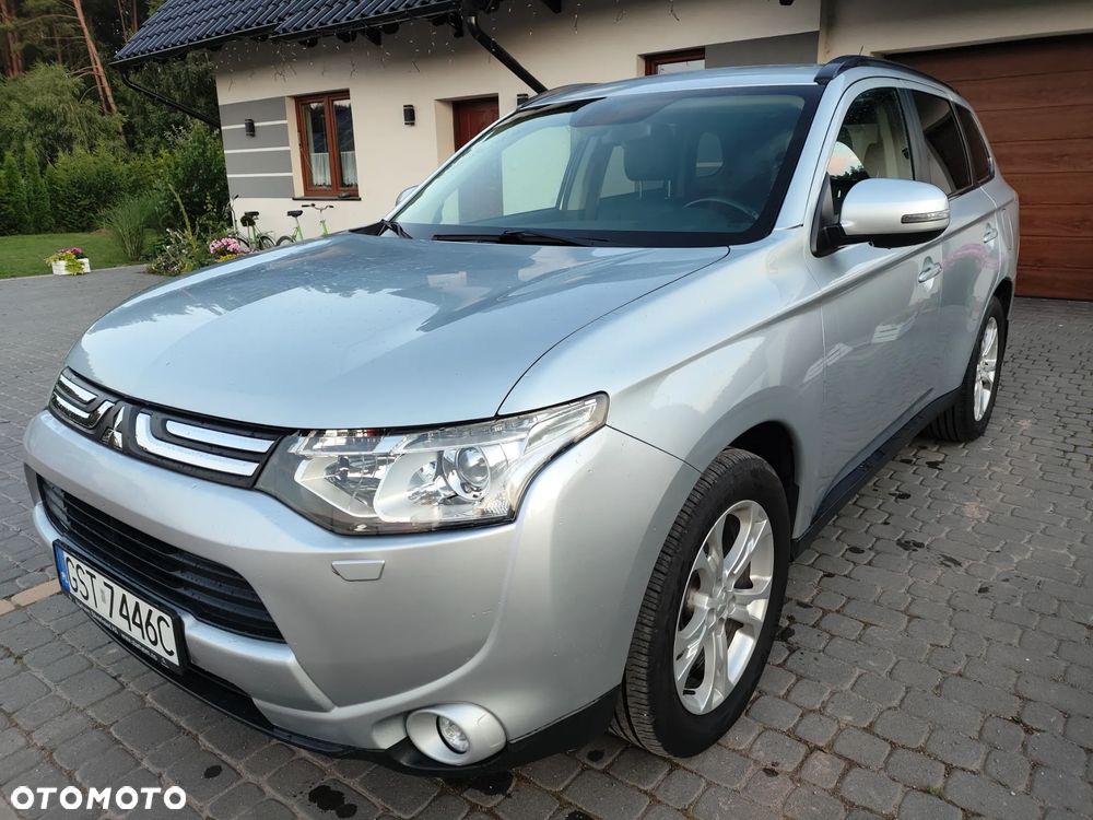 Mitsubishi Outlander - 1
