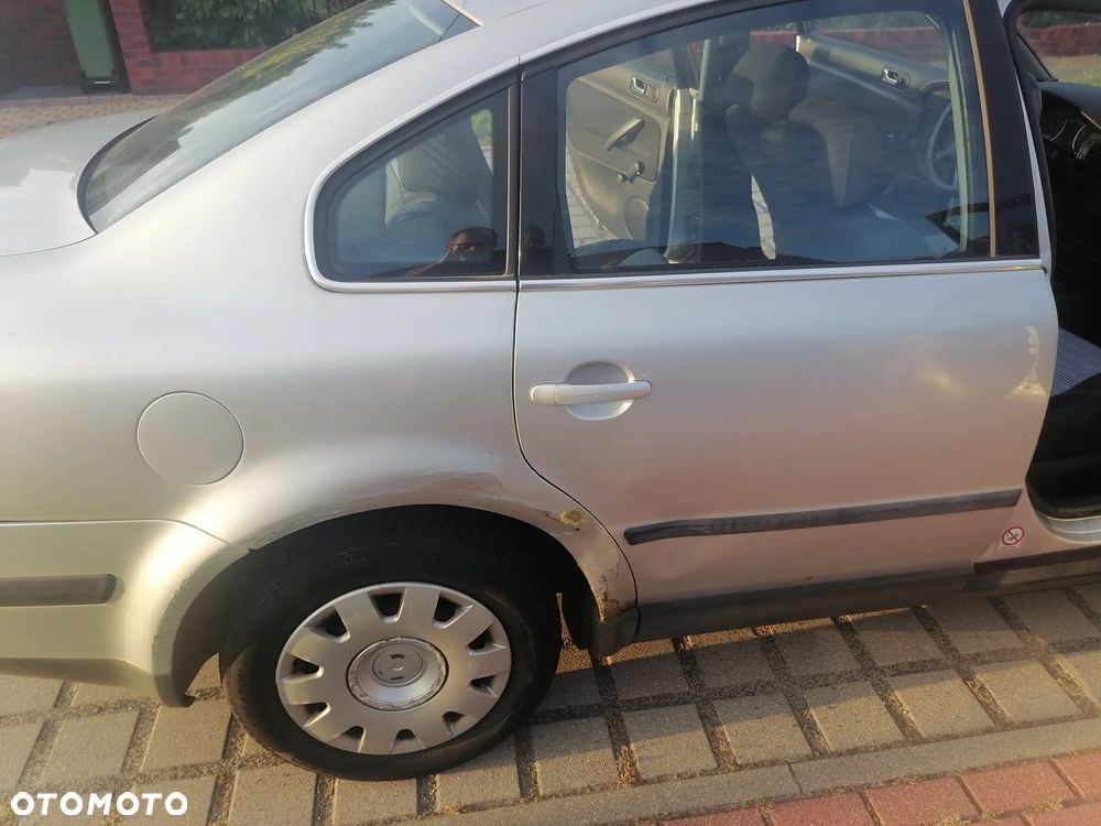Volkswagen Passat 1.9 TDI - 9