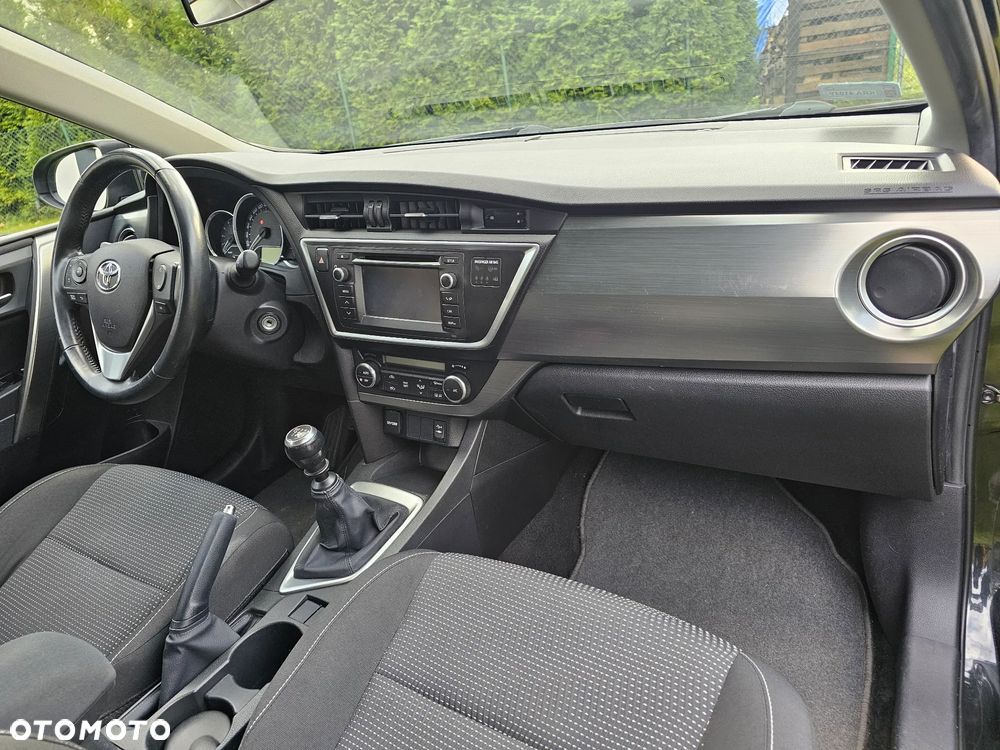 Toyota Auris 1.4 D-4D Luna - 24