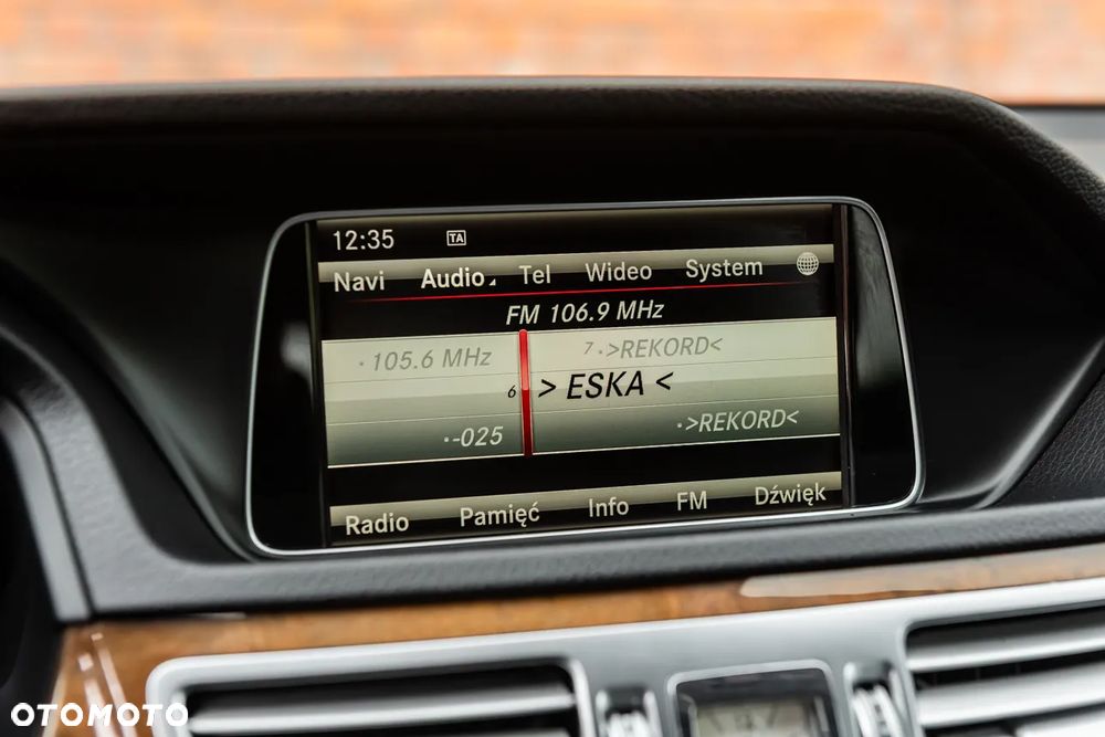 Mercedes-Benz Klasa E 350 BlueTEC 4-Matic Classic - 21